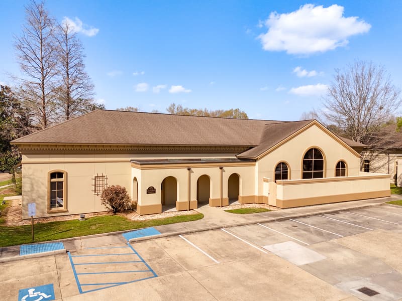 Orthodontic Office for Lease in Bluebonnet Business Corridor