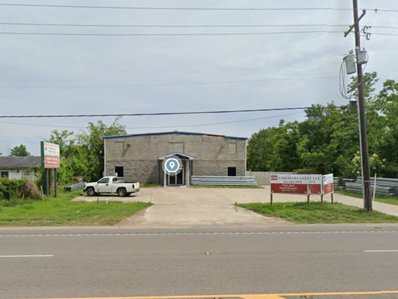 Warehouse Space with Loading Dock ±5 mins from I-510 / Chef Menteur Interchange
