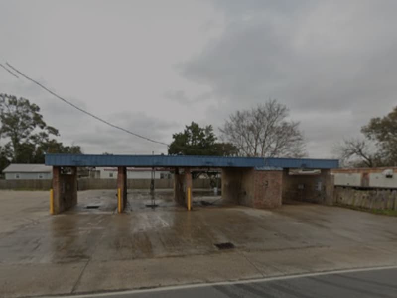 Operating 4-bay self-service car wash