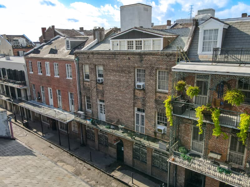 Historic French Quarter Multifamily Property w/ Penthouse