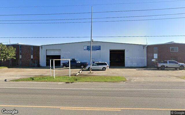 Street view of 2245 Peters Rd, 24,588 SF light manufacturing building in Harvey, LA