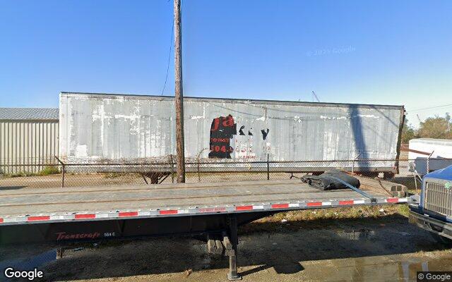 Street view of 2500 Lester St, 11,286 SF industrial/warehouse building in Harvey, LA