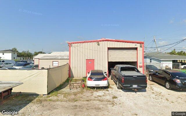 Street view of 1504 East Drive, 3,280 SF auto dealership in Westwego, LA