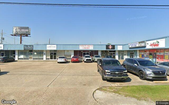 Street view of 5100 Westbank Expy, 13,455 SF strip center in Marrero, LA