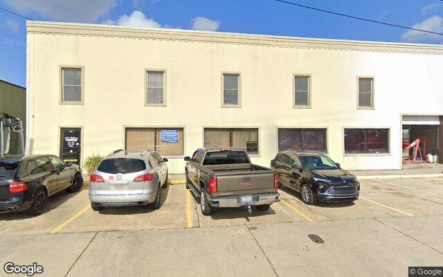 Street view of 861 Gretna Blvd, 8,539 SF auto repair shop in Gretna, LA