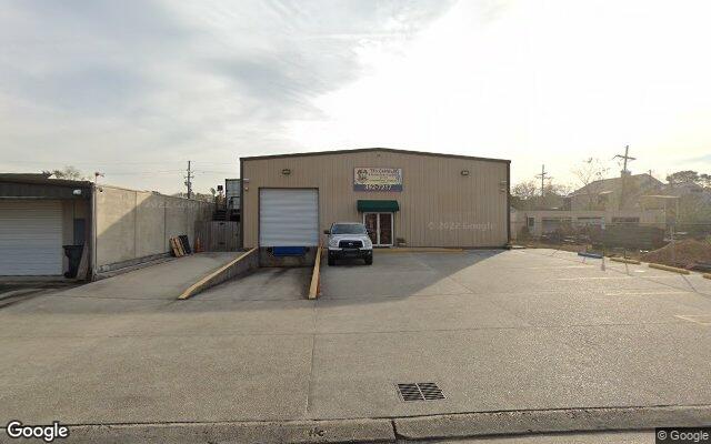 Street view of 28 Fairfield Ave, 7,373 SF industrial/warehouse building in Gretna, LA