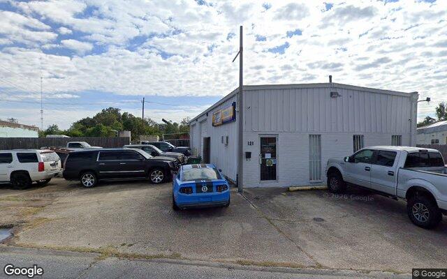 Street view of 121 S Jamie Blvd, 2,308 SF auto repair shop in Avondale, LA