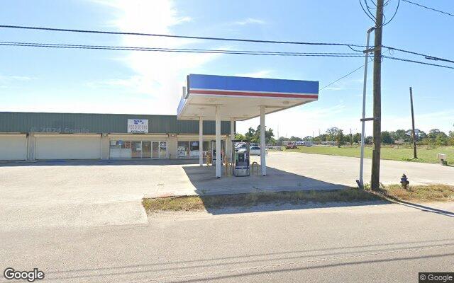 Street view of 6243 River Rd, 7,750 SF convenience store and gas station in Avondale, LA