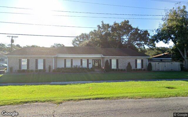 Street view of 18 5th Street, 25,000 SF industrial/warehouse building in Gretna, LA