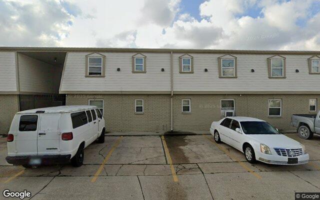 Street view of 1401 Whitney Ave, Apartment Complex in Gretna, LA