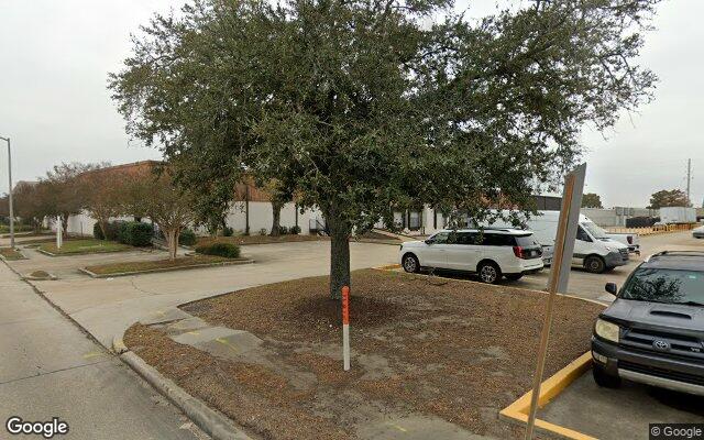 Street view of 600 Elmwood Park Blvd, 81,502 SF light manufacturing building in Harahan, LA