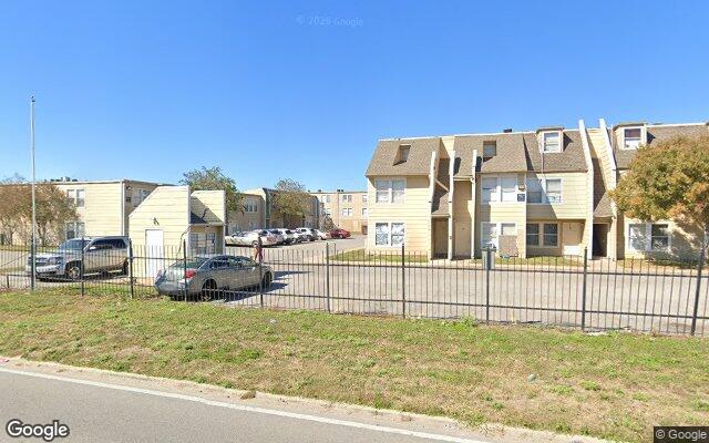 Street view of 7001 Lawrence Rd, 291,897 SF apartment complex in New Orleans, LA