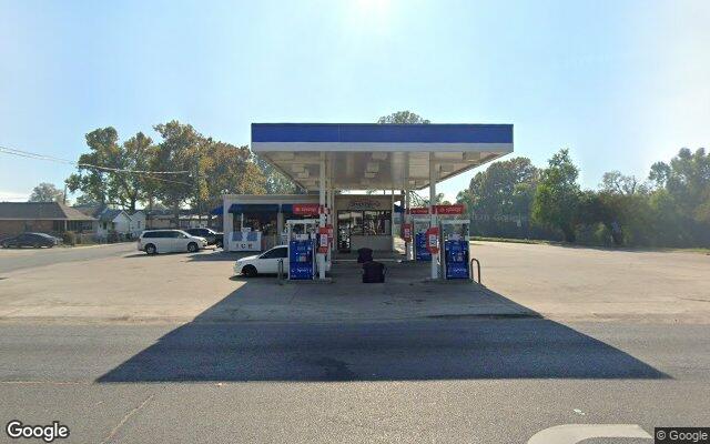 Street view of 202 Marchand Dr, 1,148 SF convenience store and gas station in Donaldsonville, LA