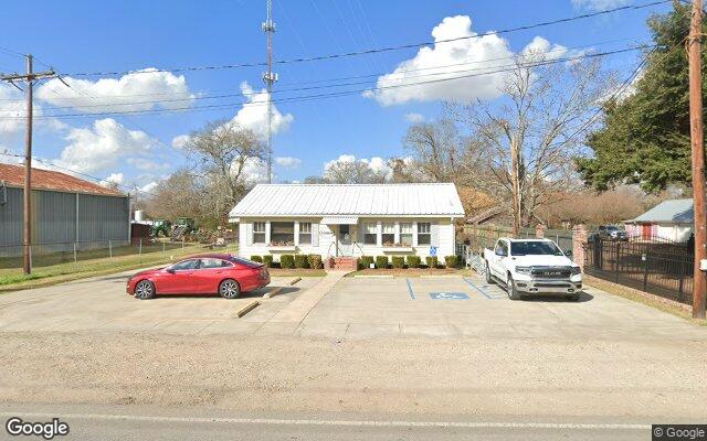 Street view of 300 Iberia St, Office Building in Youngsville, LA