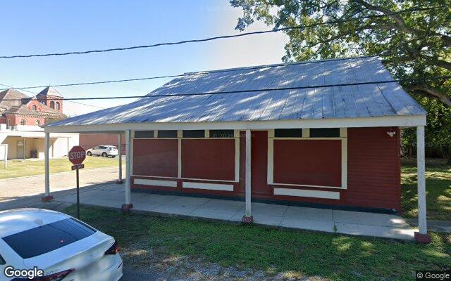 Street view of 202 Opelousas St, 1,100 SF retail building in Donaldsonville, LA