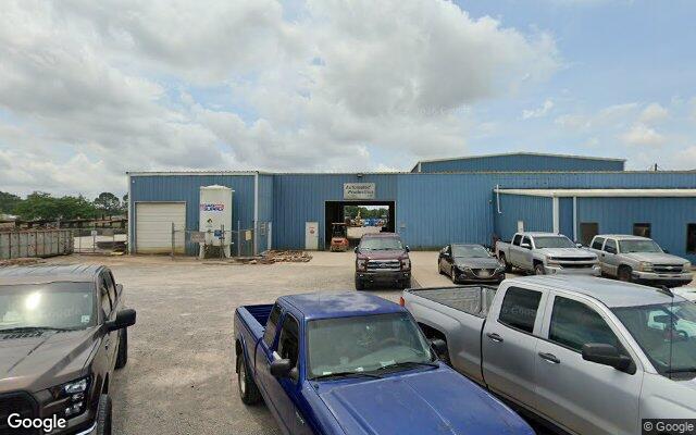 Street view of 216 Old Farm Rd, 24,700 SF industrial/warehouse building in Broussard, LA