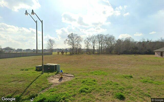 Street view of 202 Albertson Pkwy, 1.38 acres of land in Broussard, LA