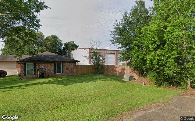 Street view of 111 Bluffwood Dr, 4,386 SF industrial/warehouse building in Broussard, LA