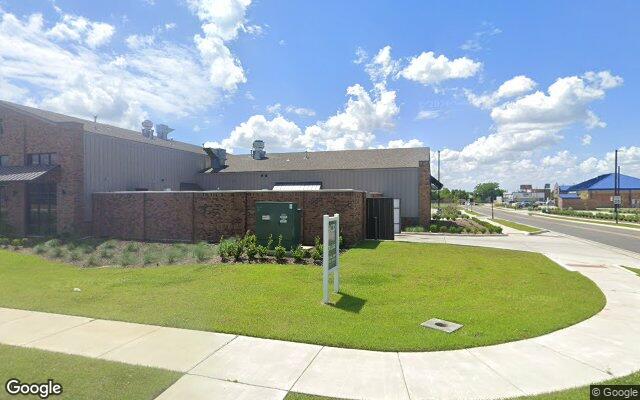 Street view of 627 St Roch Ave, 6,665 SF retail building in Gonzales, LA