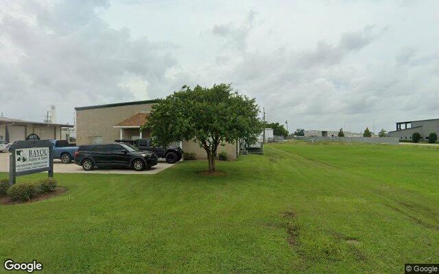 Street view of 6071 Industrial Dr, 7,500 SF industrial/warehouse building in Geismar, LA
