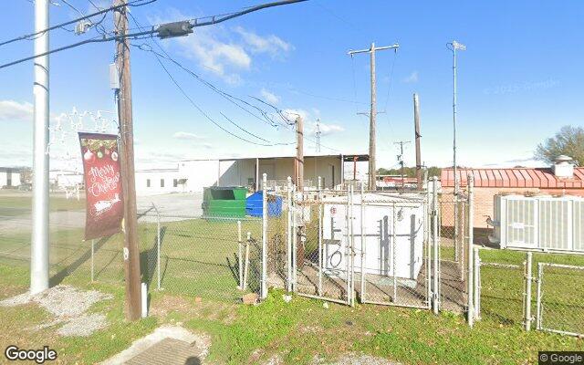 Street view of 100 Machine Loop, 7,000 SF industrial/warehouse building in Scott, LA