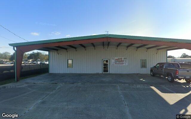 Street view of 110 Machine Loop, 8,000 SF industrial/warehouse building in Scott, LA