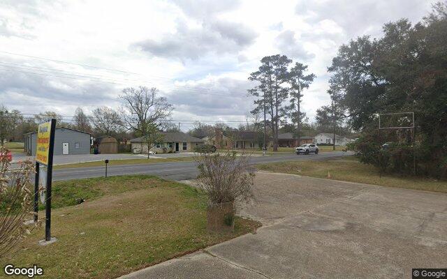 Street view of 17257 Hwy 44, 8,400 SF industrial/warehouse building in Prairieville, LA