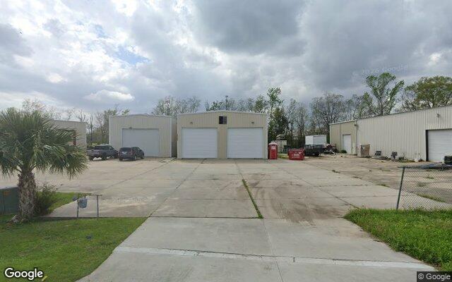 Street view of 17363 Vallee Ct, 7,000 SF industrial/warehouse building in Prairieville, LA