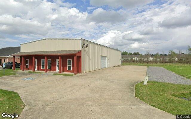 Street view of 17374 Vallee Ct, 5,000 SF industrial/warehouse building in Prairieville, LA