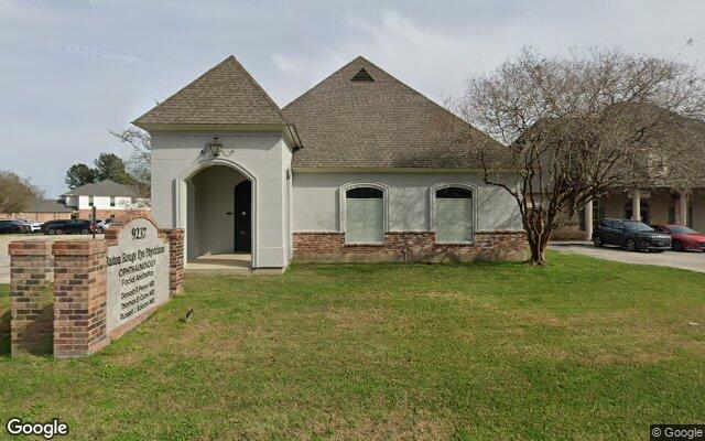 Street view of 9237 Bluebonnet Blvd, 3,520 SF medical office building in Baton Rouge, LA