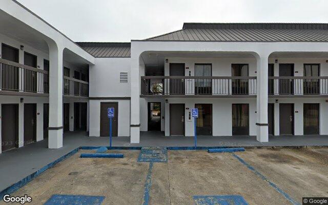 Street view of 10045 Gwenadele Ave, hotel property on 2.24 acres in Baton Rouge, LA