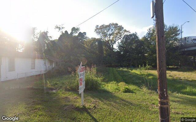 Street view of 950 Royal Street, Building in Baton Rouge, LA