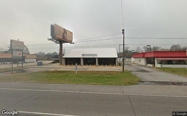 Street view of 7122 Florida Blvd, 7,294 SF freestanding retail building in Baton Rouge, LA