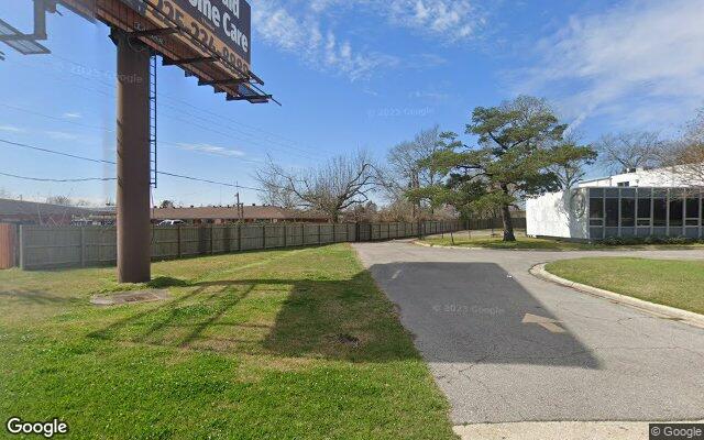 Street view of 7682 Airline Hwy, 43,185 SF motel in Baton Rouge, LA