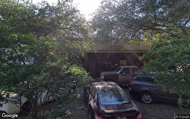 Street view of 218 Erin Dr, 7,200 SF industrial/warehouse building in Covington, LA