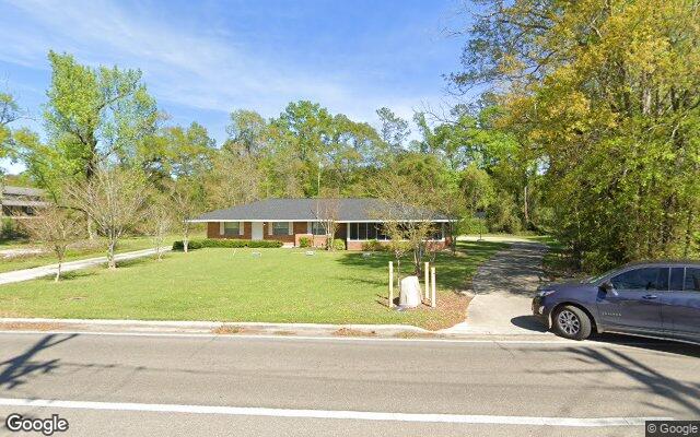Street view of 1100 N Oak St, 2,259 SF retail building in Hammond, LA