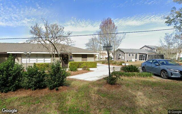 Street view of 5608 Main St, 2,230 SF office building in Zachary, LA